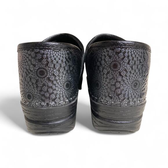 Dansko XP Clogs in Black and Silver Medallion Women's US Size 7.5 (Euro 38) - Picture 6 of 13